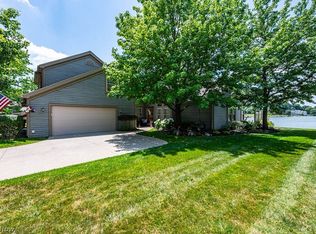 143 Lake Shore Dr Unit 2, Columbiana, OH 44408