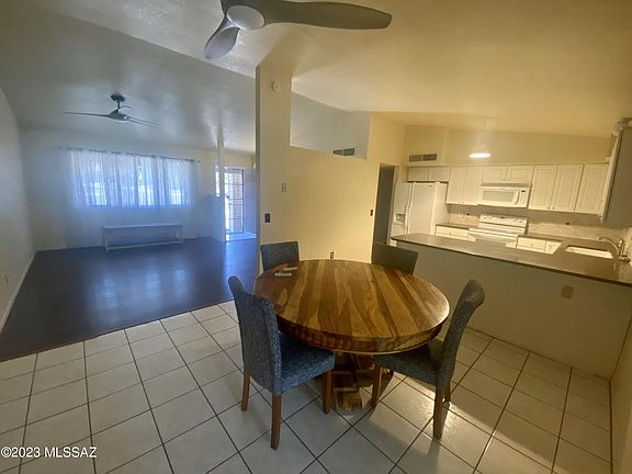 3rd image of 2915 W Watercress Dr