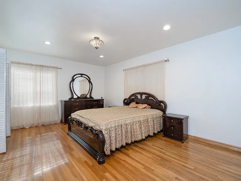 14024 Cantlay St — Photo 19