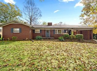 635 7th Avenue Pl SE, Hickory, NC 28602
