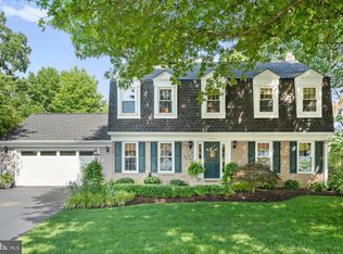 8450 Broken Arrow Ct, Annandale, VA 22003