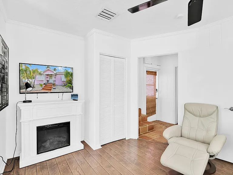 3218 Palm Dr — Photo 17
