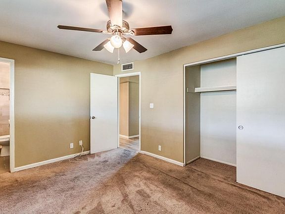 4th image of 1015 E Marigold Ln