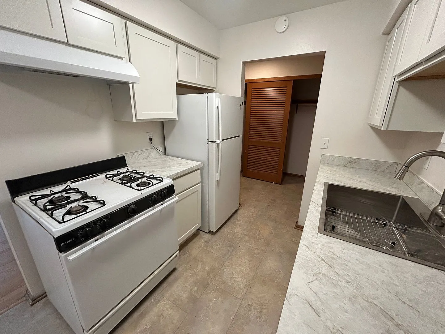 1216 Memorial Drive — Photo 4