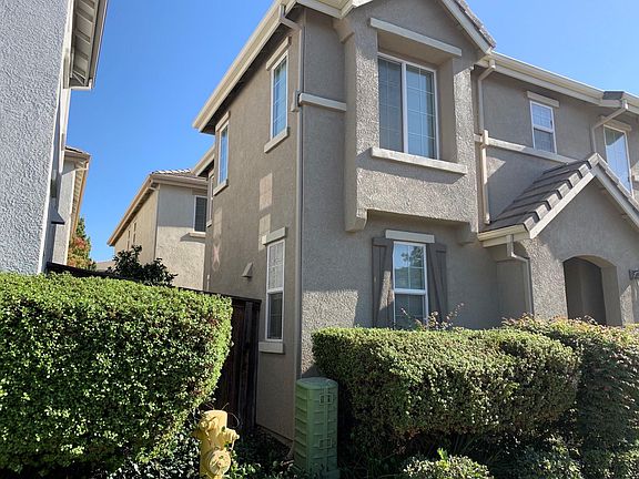 3rd image of 8476 Cortina Cir