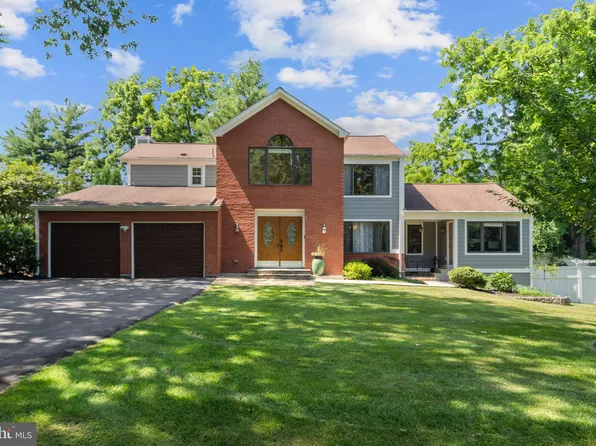 9524 Woodington Dr, Rockville, MD 20854