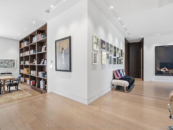 5th image of 43 Hillholm Rd