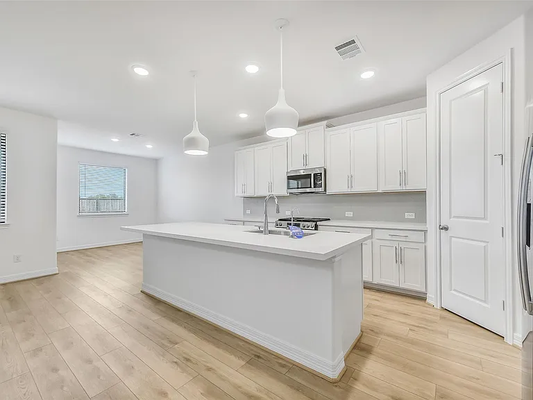4116 Silver Falls Ln — Photo 8
