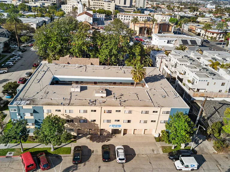 800 Linden Ave in Long Beach — Photo 16
