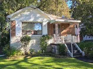 8 Meaford Ave, Toronto, ON M8V 2H5