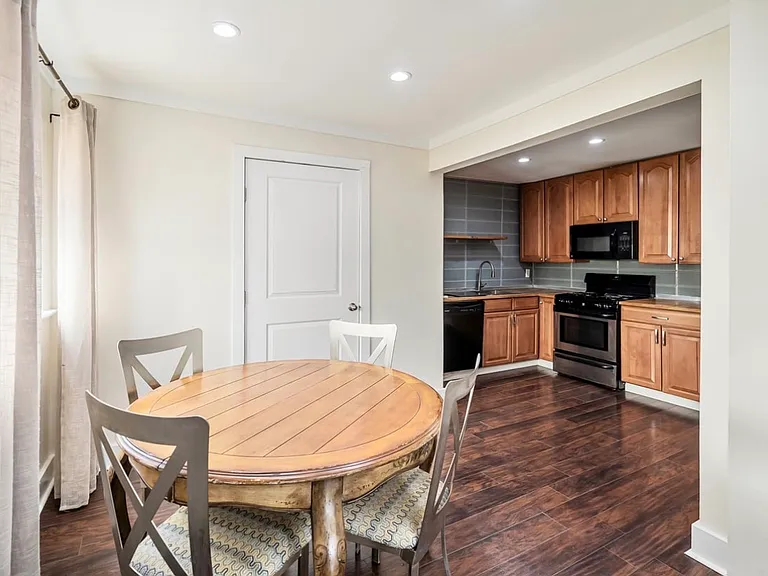 226 Louis St #1 — Photo 8