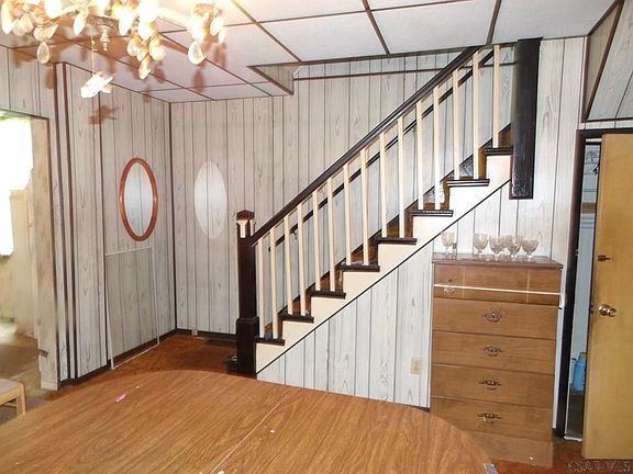 5th image of 125 Plum St