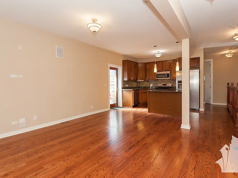 815 W Newport Ave #1R — Photo 6