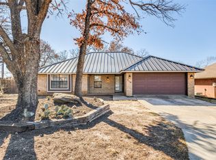 2118 Oak Tree St, Denton, TX 76209