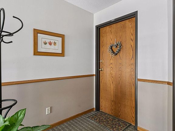 5th image of 2525 Concord Way #123