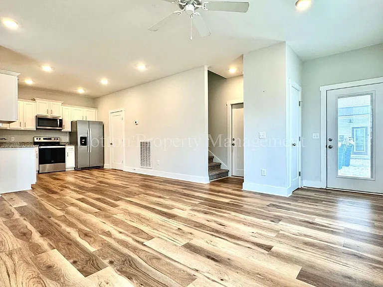 2852 Worth Dr #D — Photo 6