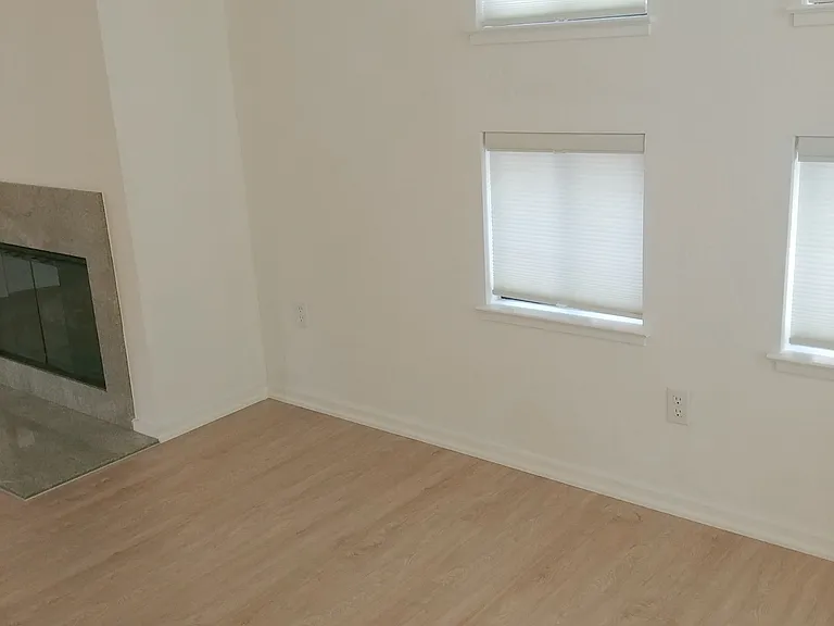 1397 Delaware St — Photo 8