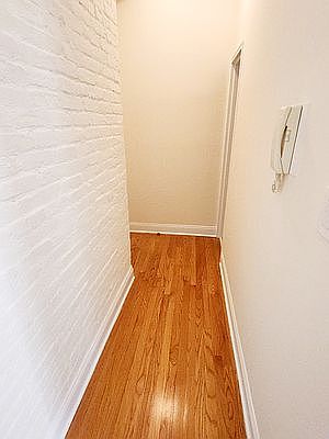 5th image of 206 W 106th St APT 1