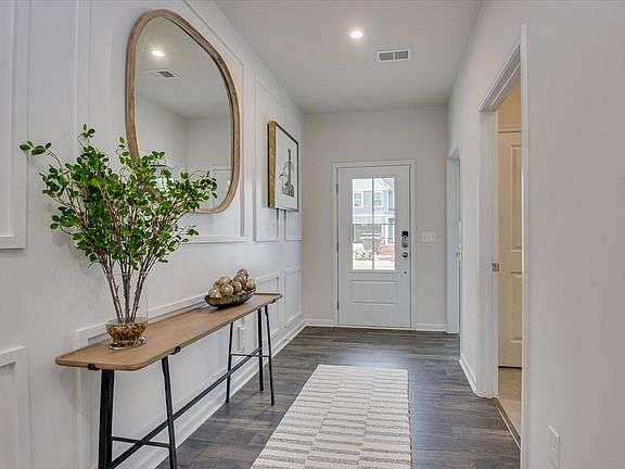 2nd image of 3485 Rustic Dr