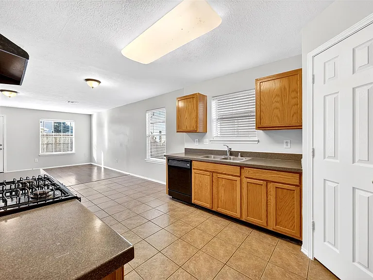 19014 Prairie Bluff Dr — Photo 15