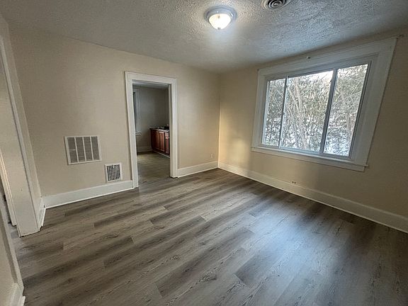 2nd image of 254 Hillside Ave APT 2