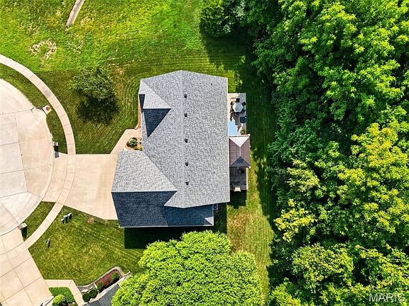 3rd image of 132 Miranda Ct