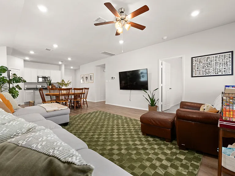 1308 Piedmont St — Photo 6