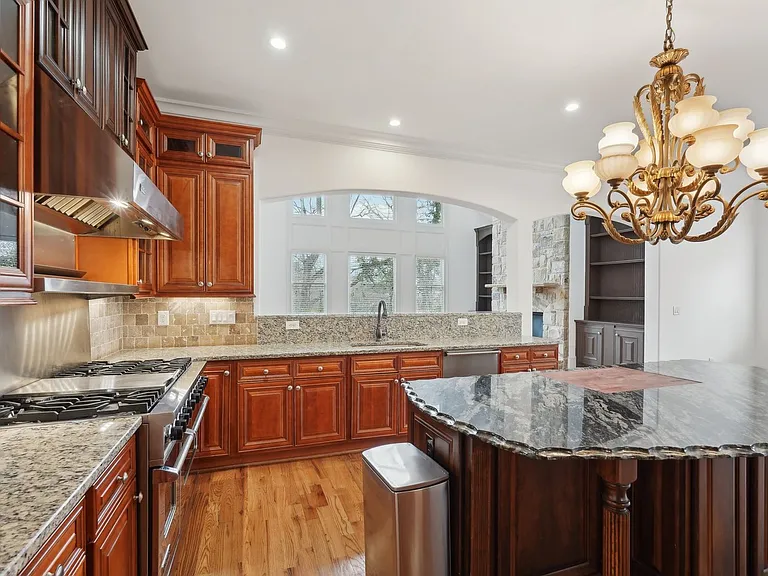 343 Summer Garden Dr — Photo 31