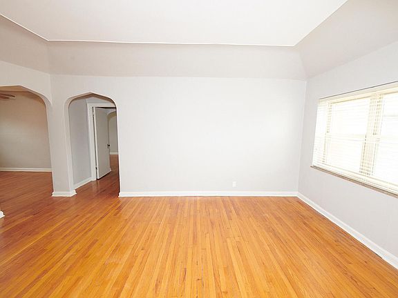 3rd image of 5825 Lindenwood Ave APT 3N