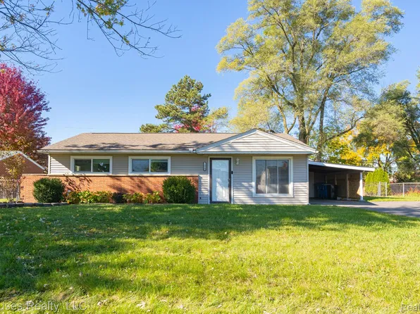 1429 Whittier St, Waterford, MI 48327