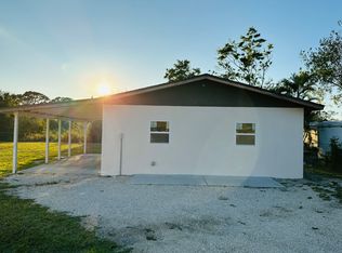 5424 3rd St E #B, Bradenton, FL 34203