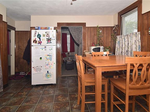 4th image of 26 Morgan Ave