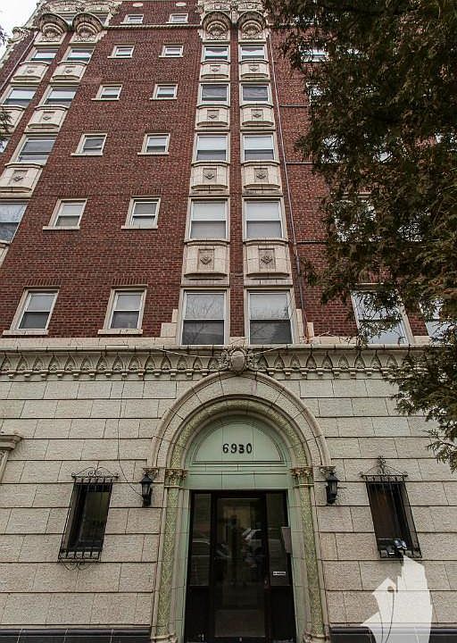 1st image of 6928 N Greenview Ave #1126