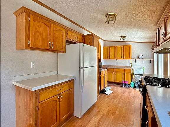 5th image of 305 Cedar St