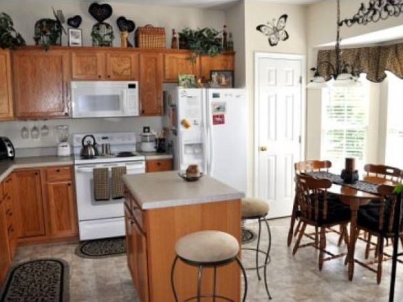 Kitchen & Breakfast nook