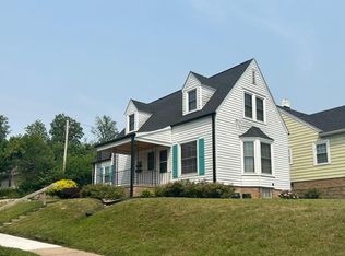 2205 D Ave NE, Cedar Rapids, IA 52402