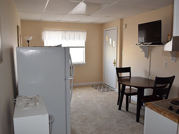 3rd image of 3918 Landis Ave #211