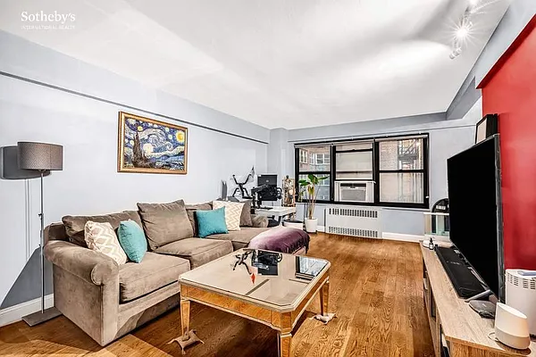 Sold by Sotheby's International Realty | media 2