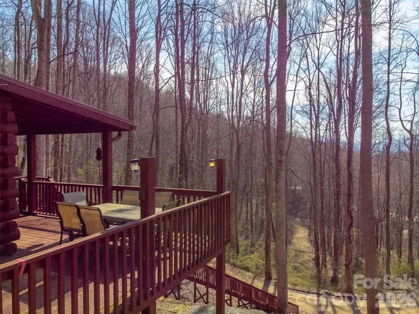 306 Forget Me Not Ln, Whittier, NC 28789