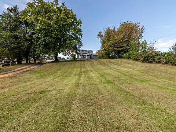 2nd image of 22760 Aven Ln