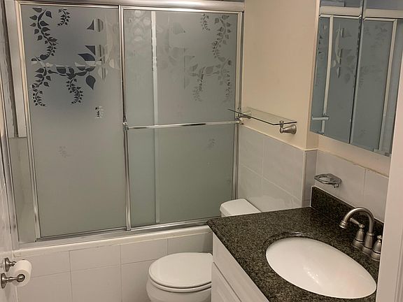 3rd image of 53 Satterlee St Floor 2