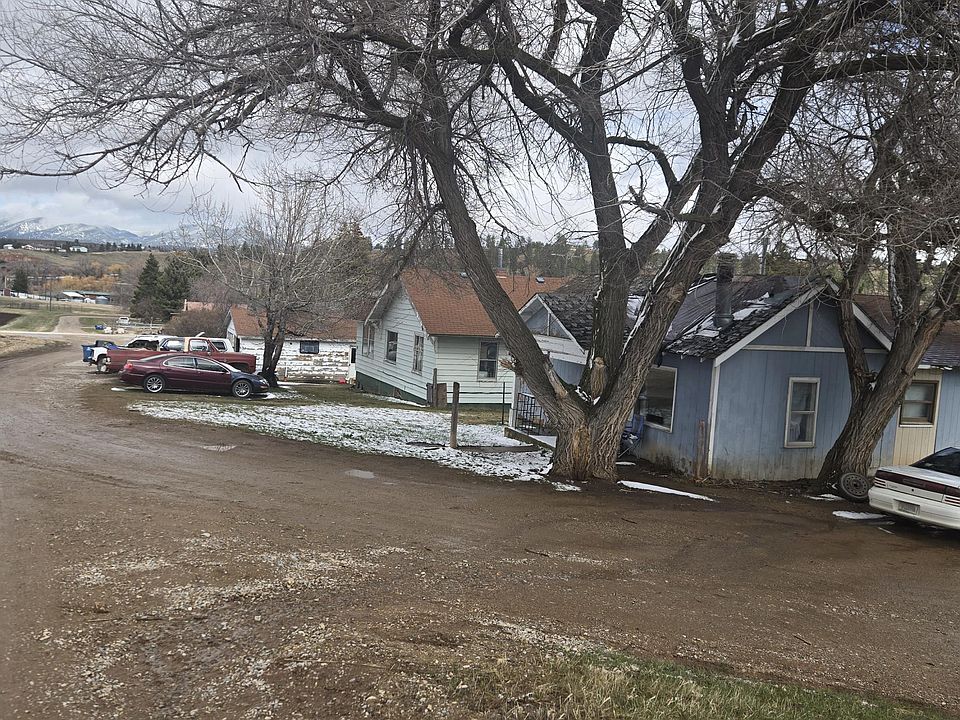 1st image of 81 Roundhouse Rd SW