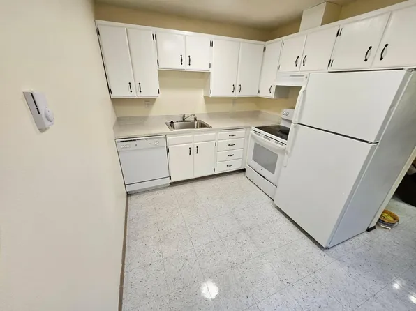 4417 S 12th St APT 1, Tacoma, WA 98405