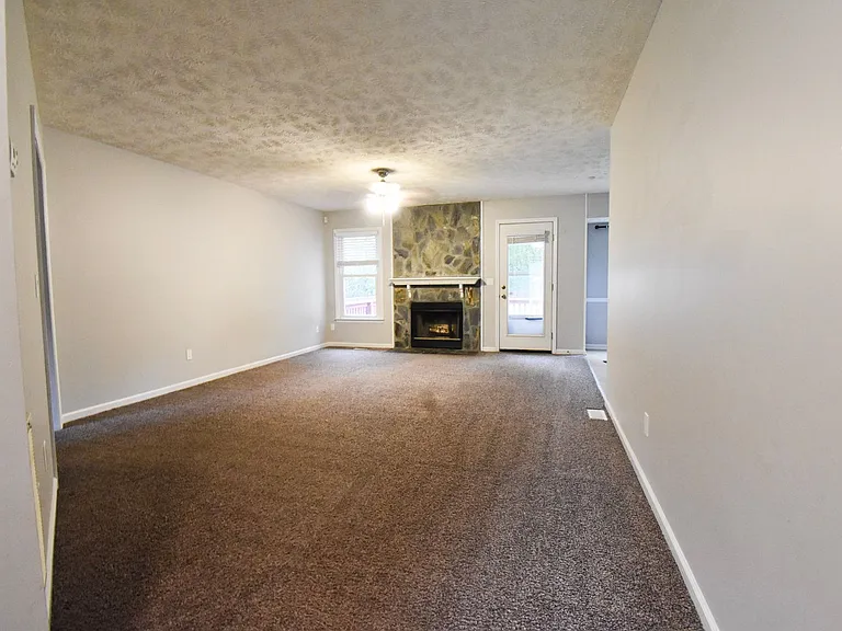 3108 Jimmy Ct — Photo 2