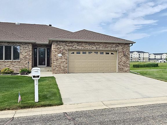 2nd image of 1625 Northridge Dr E #211