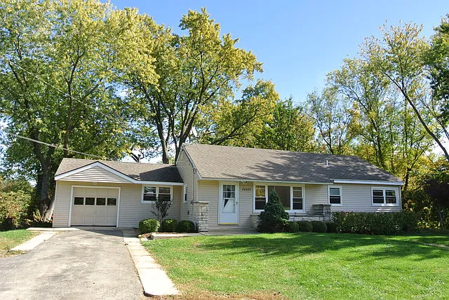 20423 N Plum Grove Rd photo 1