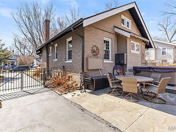 5th image of 643 Elmwood Ave
