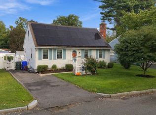 24 Sedgelia St, Springfield, MA 01104