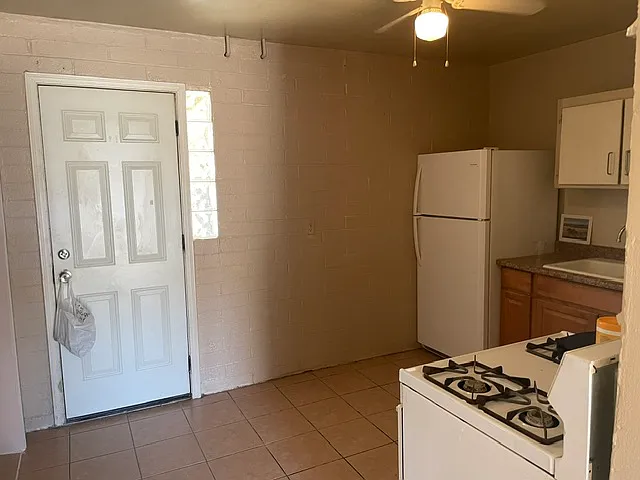 1327 W Sahuaro Dr #A — Photo 9