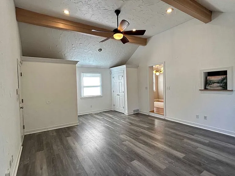 4854 Edsal Dr — Photo 4